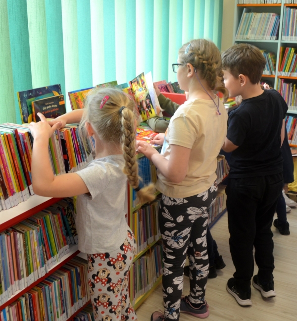 Przedszkolaki w bibliotece cz.2